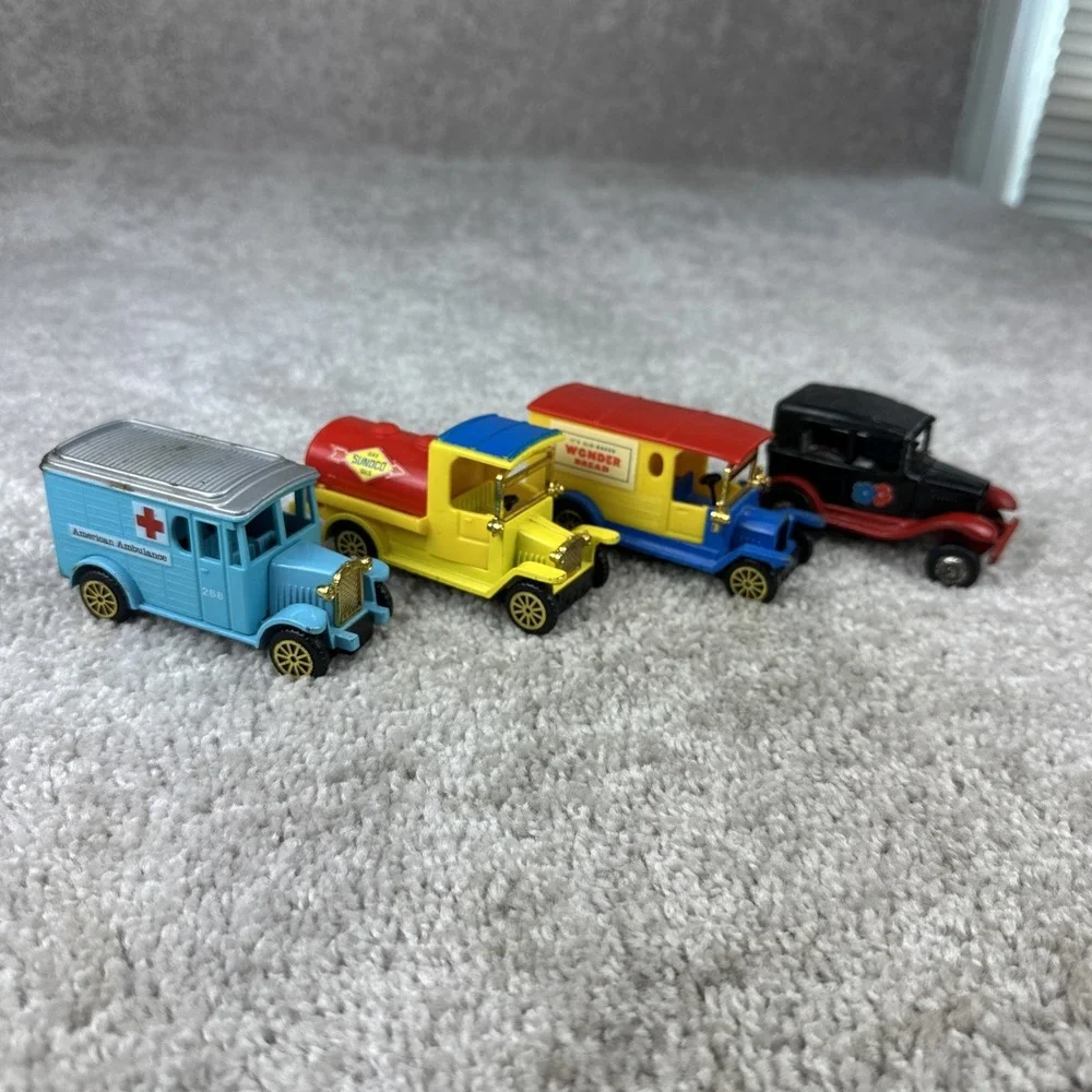 Lot of 4 Vintage Diecast Vehicles‎ Sunoco Gas Oils Wonder Bread Ambulance